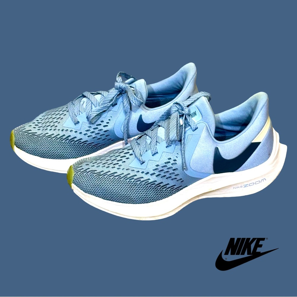 EUC- Women’s Nike Zoom Running Shoes- SIZE 6